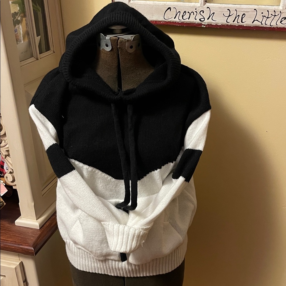 SHEIN Black and White Zip-Up Hoodie Sweater